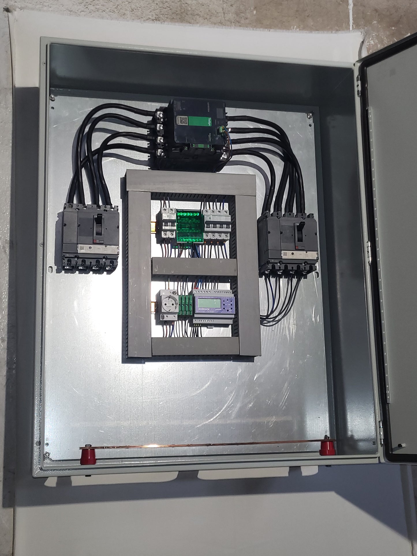 Tablou Anti-insularizare 125kW Schneider pentru invertor trifazat, echipat complet