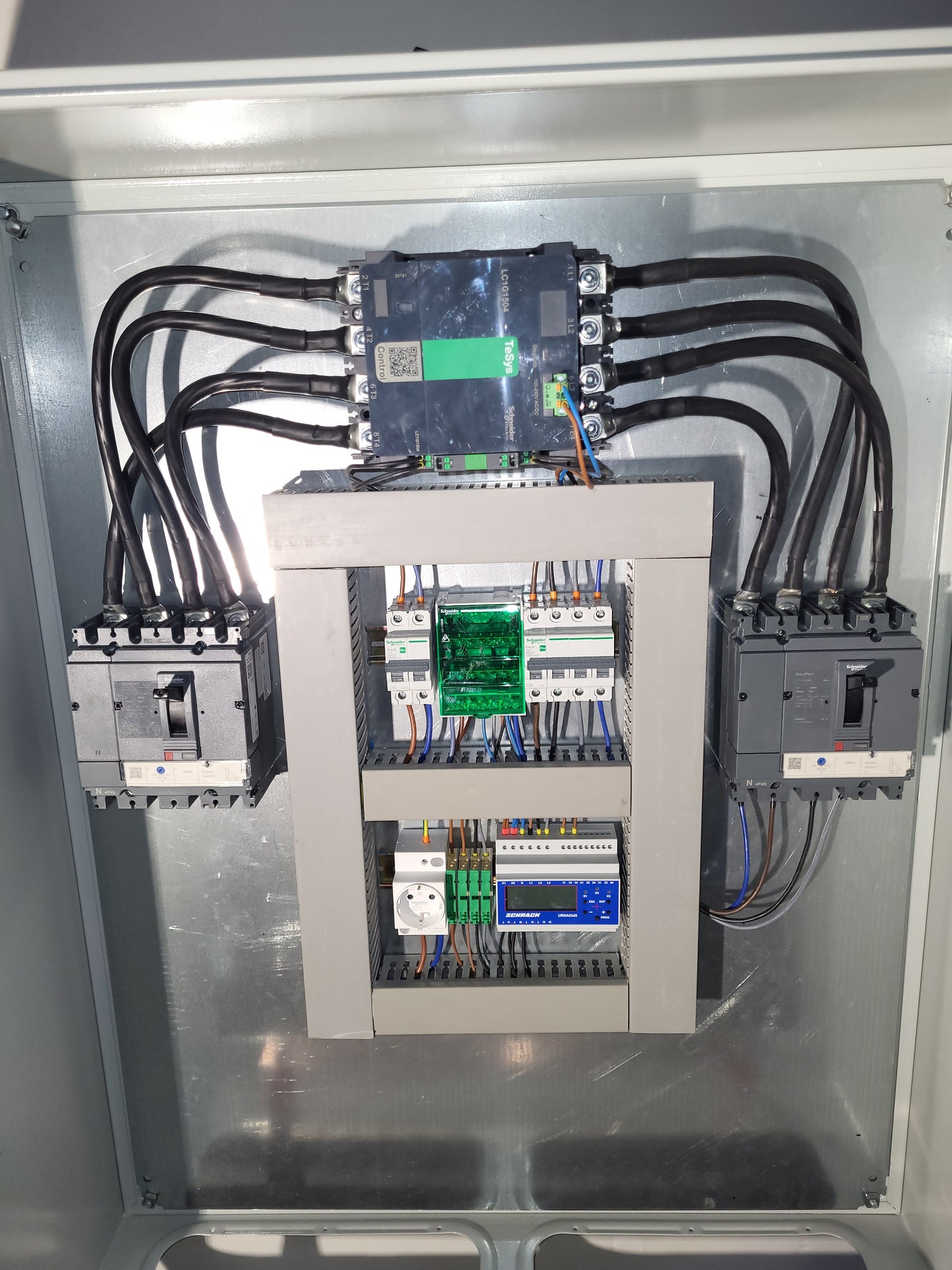 Tablou Anti-insularizare 125kW Schneider pentru invertor trifazat, echipat complet